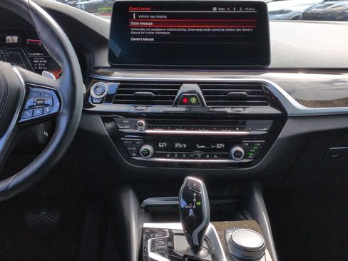 Used 2022 BMW 530i xDrive AWD/4WD image 30