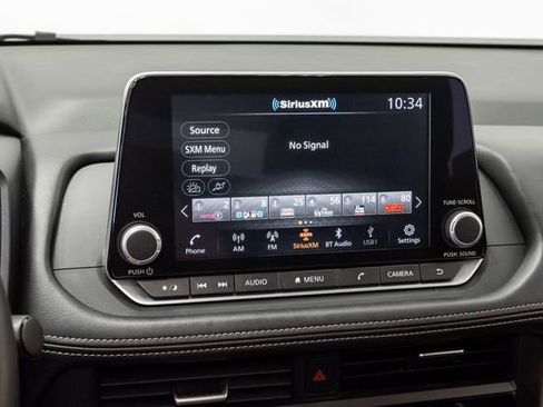 Used 2025 Nissan Rogue SV image 18