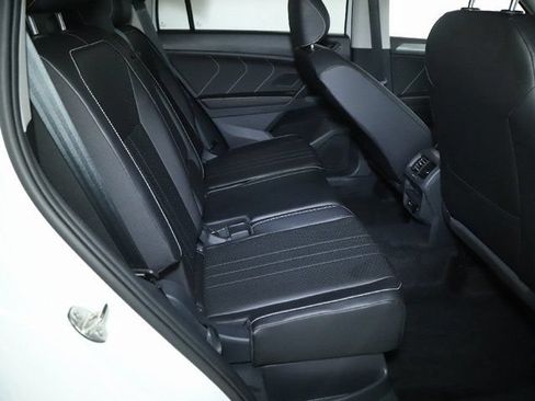 Certified 2024 Volkswagen Tiguan SE AWD/4WD image 35