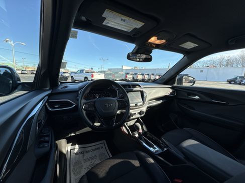 Used 2023 Chevrolet TrailBlazer RS w/ Convenience Package image 10