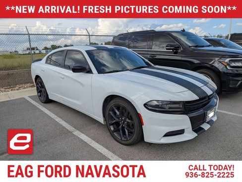 Used 2019 Dodge Charger SXT w/ Blacktop Package RWD image 1