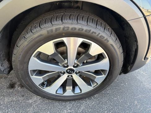 Used 2020 Kia Telluride S AWD/4WD image 12