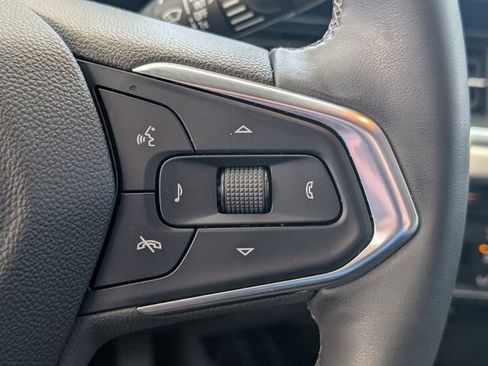 Used 2025 Chevrolet Trax LT w/ Driver Confidence Package image 22