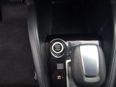 Used 2020 Nissan Kicks S image 27