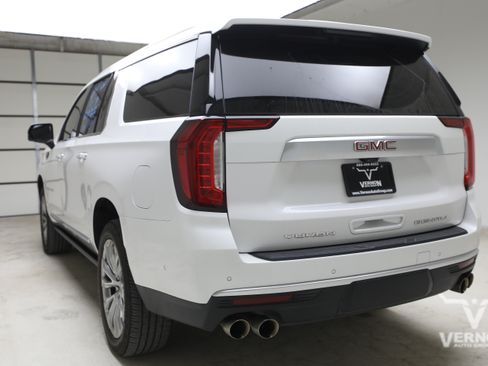 Used 2024 GMC Yukon XL Denali w/ Advanced Technology Package AWD/4WD image 2