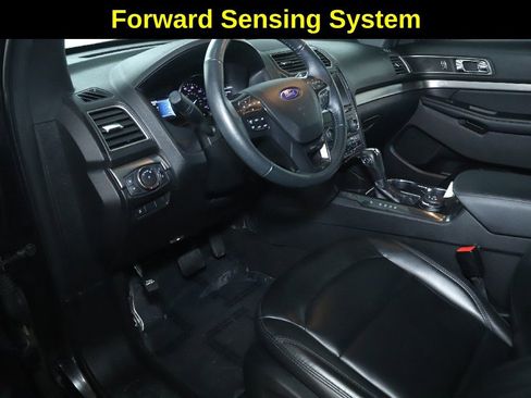 Used 2019 Ford Explorer XLT w/ Equipment Group 202A image 18