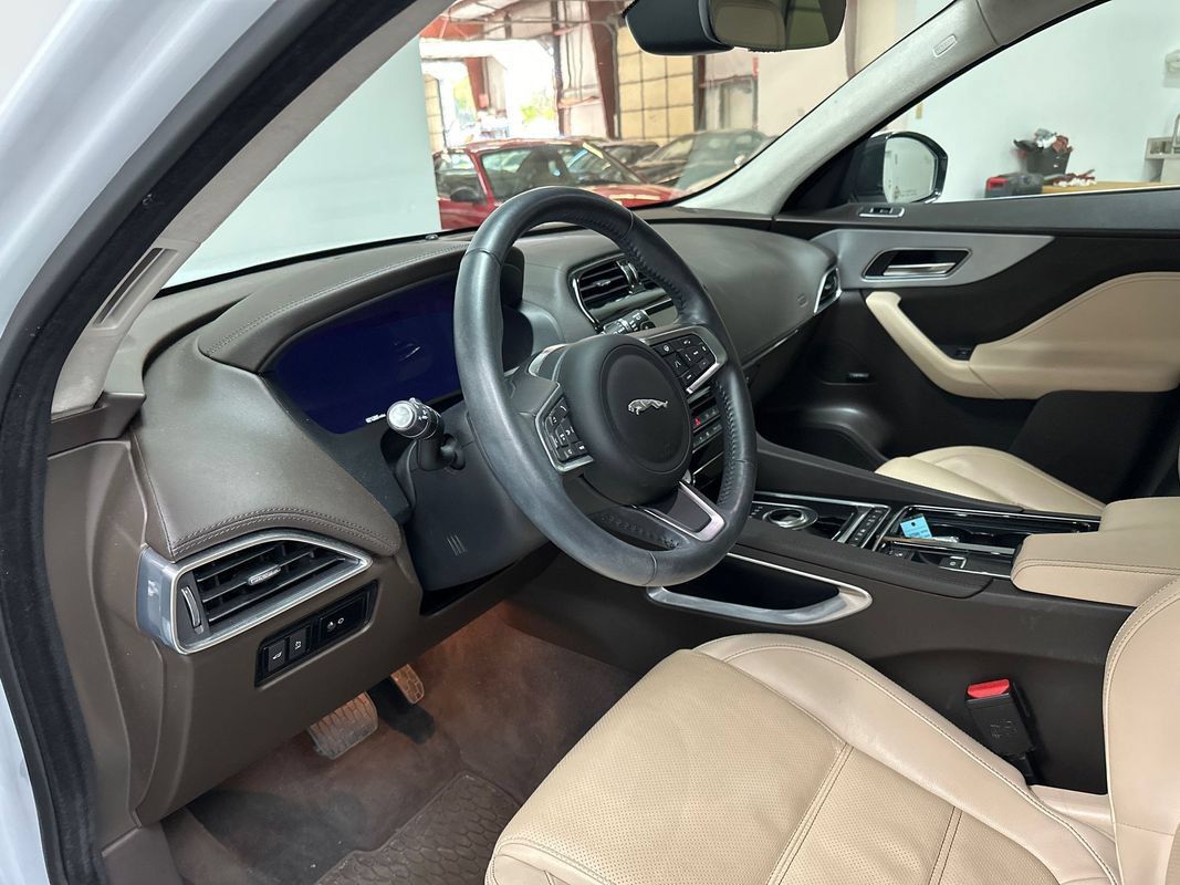Used 2020 Jaguar F-PACE Prestige AWD/4WD image 8
