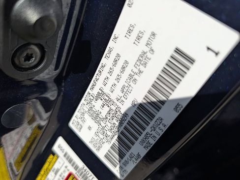 Used 2023 Toyota Sequoia Platinum AWD/4WD image 37
