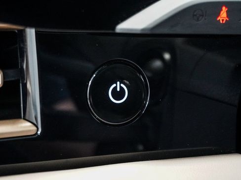 Used 2023 Porsche Taycan 4S w/ Premium Package image 34