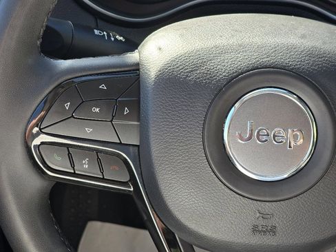 Used 2023 Jeep Cherokee Altitude Lux image 15