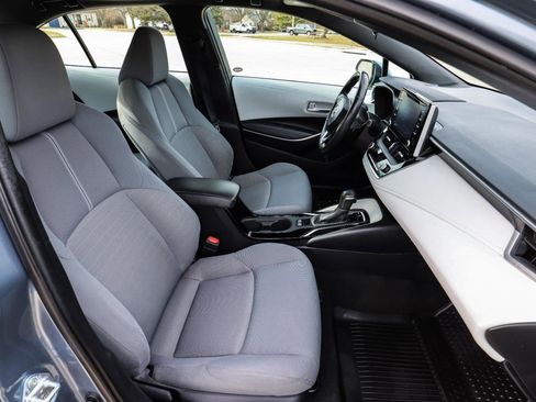 Used 2020 Toyota Corolla SE w/ SE Premium Package image 39