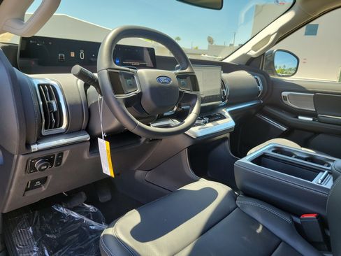 New 2026 Ford Expedition Max Platinum AWD/4WD image 9