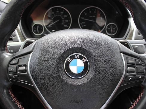 Used 2018 BMW 330i Sedan w/ Convenience Package RWD image 17