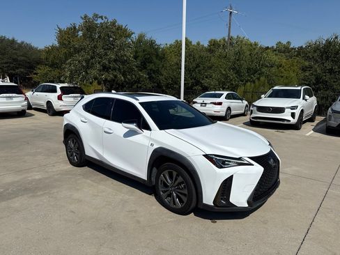 Used 2019 Lexus UX 200 F Sport w/ F Sport Premium Package FWD image 3