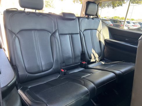 Used 2023 Jeep Wagoneer Series III w/ Preferred Equipment Group image 30