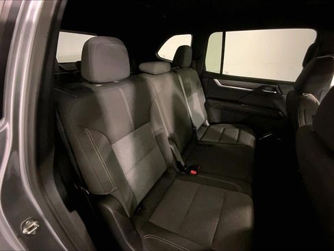 Used 2025 GMC Acadia Elevation FWD image 23
