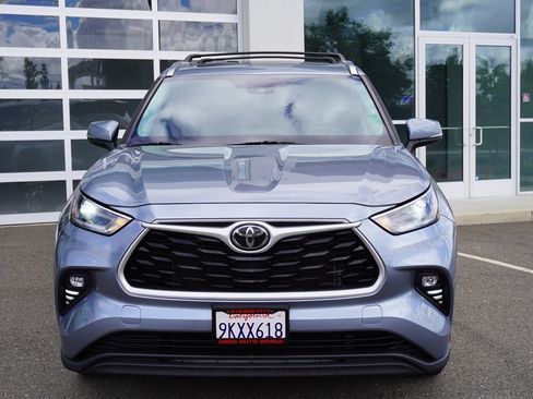 Used 2021 Toyota Highlander XLE FWD image 6