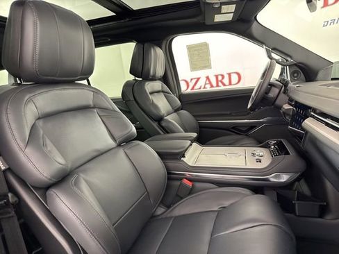 New 2025 Lincoln Navigator Reserve w/ Jet Appearance Package image 20