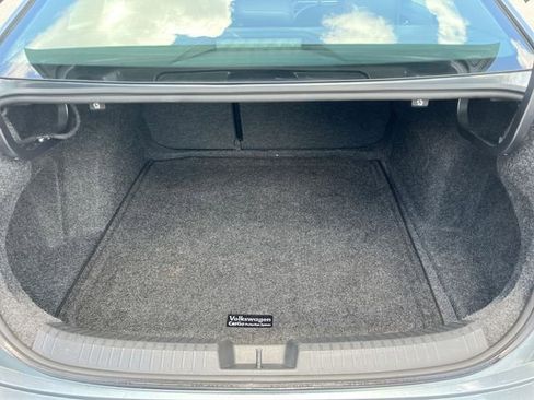 Used 2022 Volkswagen Jetta SE image 33