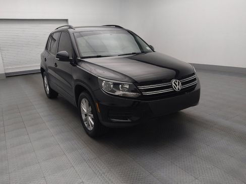 Used 2017 Volkswagen Tiguan Limited w/ Premium Package image 13