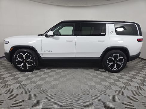 Used 2024 Rivian R1S Adventure Dual AWD/4WD image 2