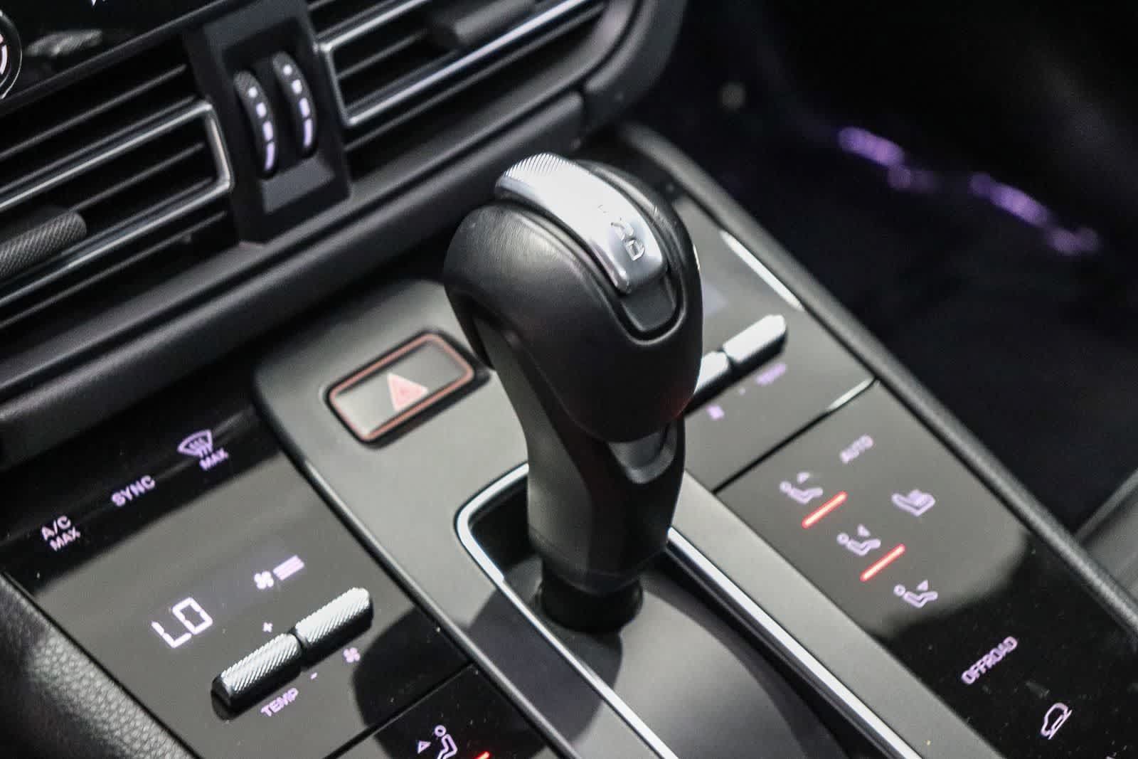 Used 2024 Porsche Macan AWD/4WD image 20