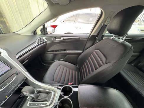 Used 2013 Ford Fusion SE image 32