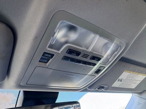 Used 2019 Toyota Highlander SE image 35