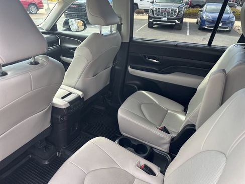 Used 2024 Toyota Grand Highlander XLE image 20