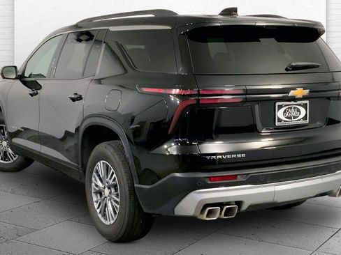 Used 2026 Chevrolet Traverse LT w/ Driver Confidence Package FWD image 11