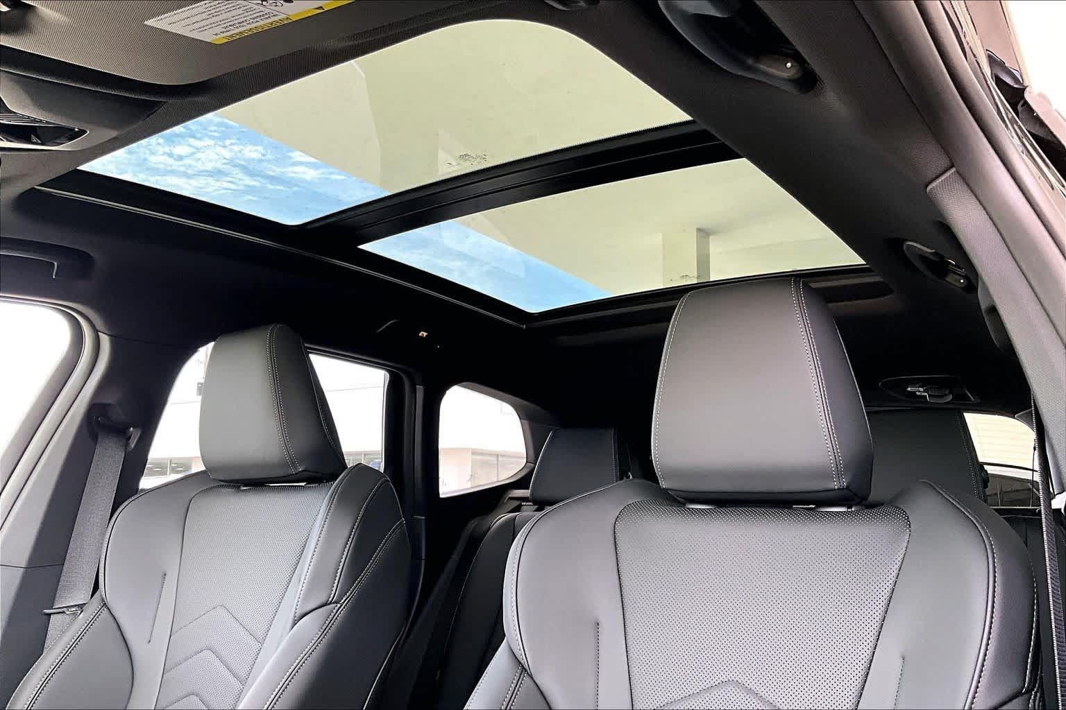 New 2026 BMW X1 xDrive28i w/ Technology Package AWD/4WD image 18