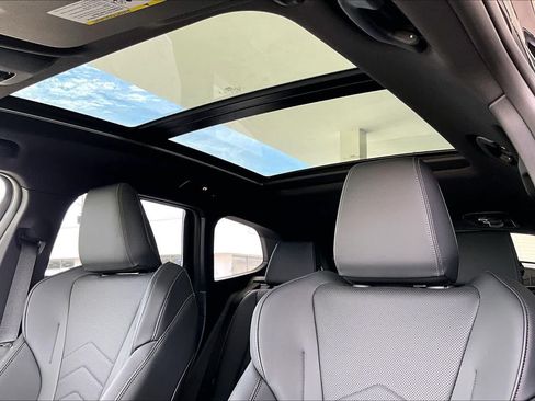 New 2026 BMW X1 xDrive28i w/ Technology Package AWD/4WD image 18