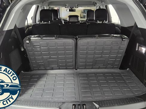 Used 2021 Ford Explorer Limited w/ Equipment Group 301A AWD/4WD image 33