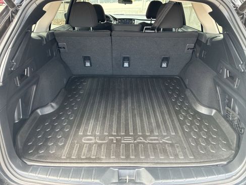 Used 2023 Subaru Outback Premium AWD/4WD image 5