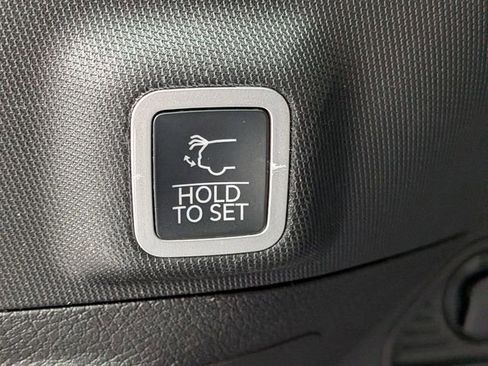 Certified 2024 Jeep Grand Cherokee Overland w/ Luxury Tech Group IV image 31