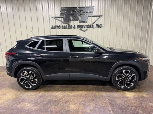 Used 2024 Chevrolet Trax RS FWD image 7