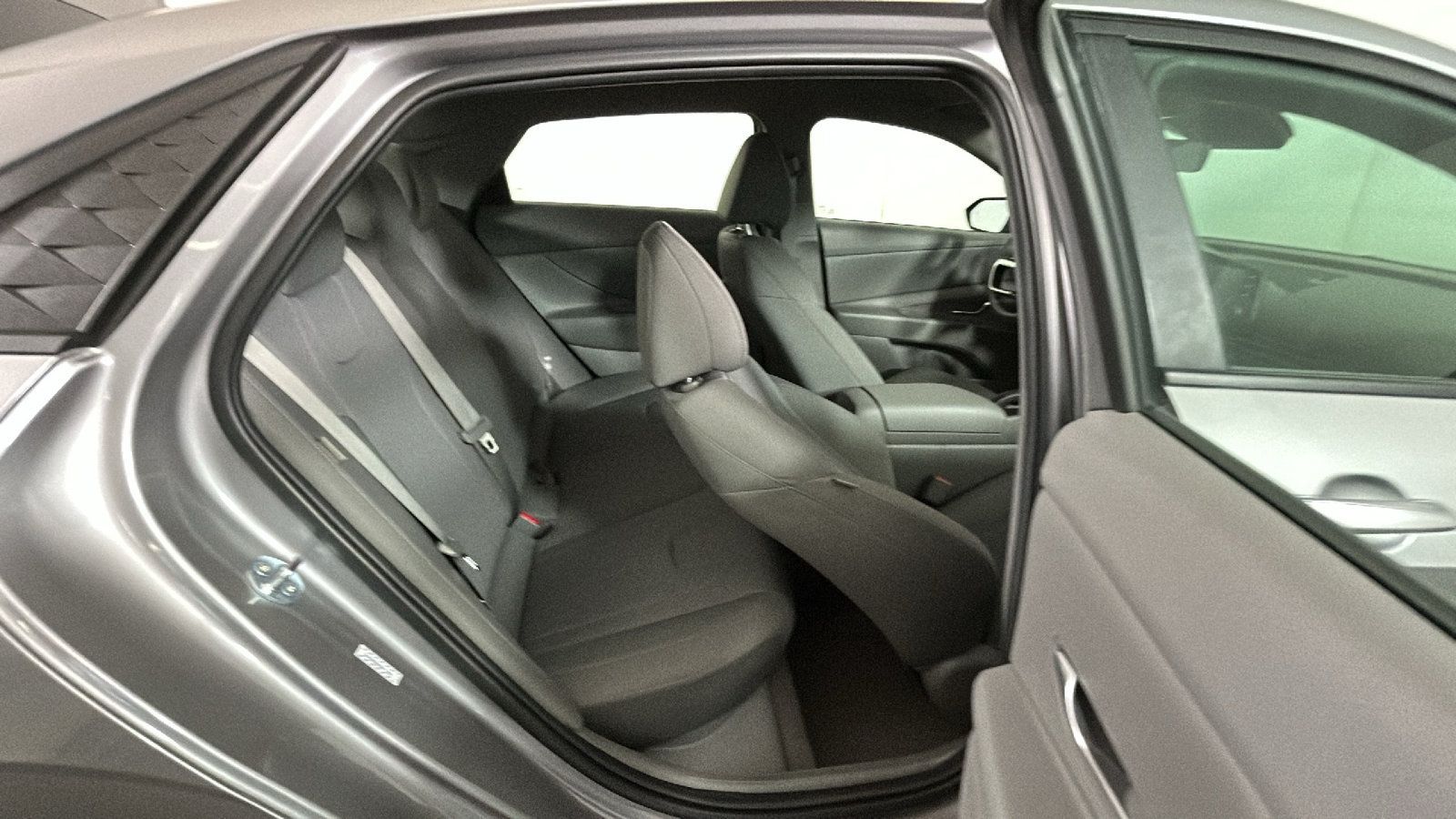 Certified 2024 Hyundai Elantra SE FWD image 36