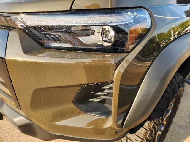 Used 2024 Chevrolet Colorado ZR2 w/ LPO, Sports Bar Package AWD/4WD image 7
