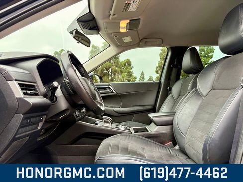 Used 2022 Mitsubishi Outlander SE image 10