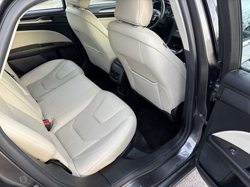 Used 2018 Ford Fusion Titanium image 33