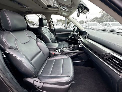 Used 2025 Kia Telluride S FWD image 31