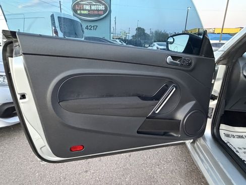 Used 2014 Volkswagen Beetle 1.8T FWD image 5