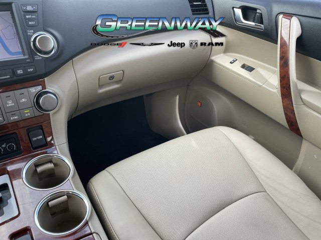Used 2012 Toyota Highlander Limited w/ Tow Pkg FWD image 14