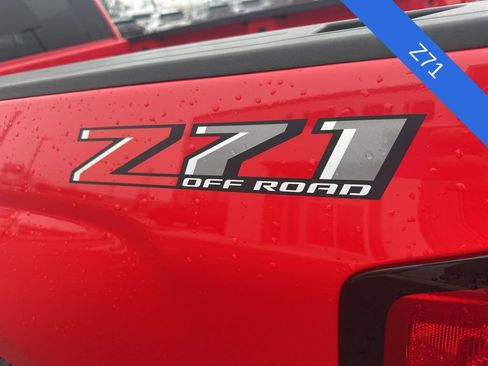 Used 2018 Chevrolet Silverado 1500 LT AWD/4WD image 25