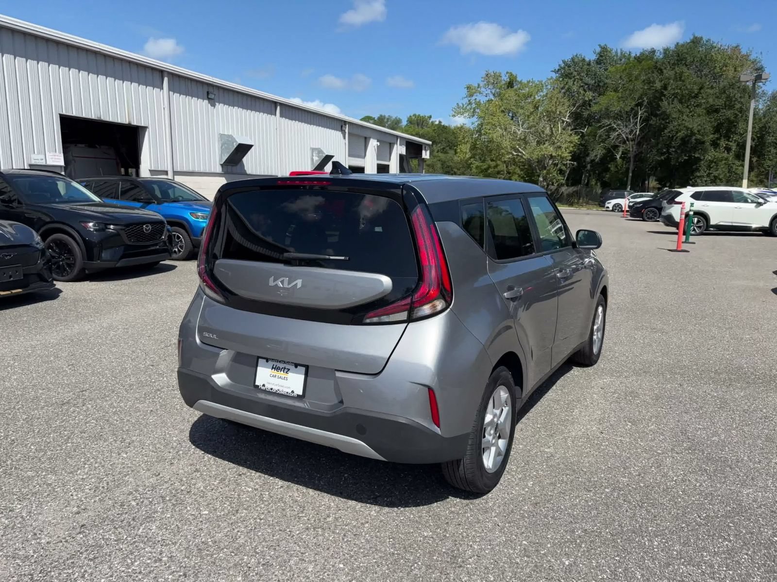 Used 2025 Kia Soul LX w/ LX Technology Package FWD image 12