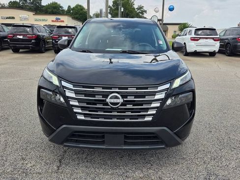Used 2024 Nissan Rogue S AWD/4WD image 2