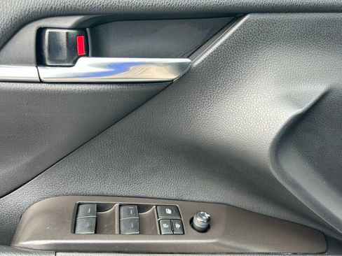 Used 2023 Toyota Camry SE image 29