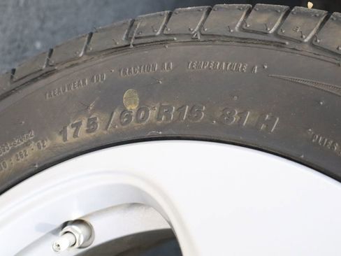 Used 2012 Mitsubishi i SE image 32