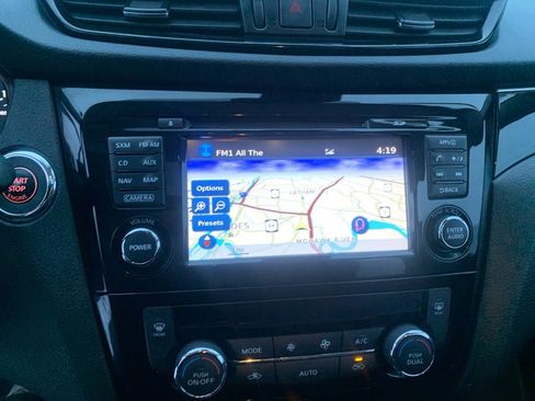 Used 2018 Nissan Rogue Sport SL w/ SL Premium Package image 16