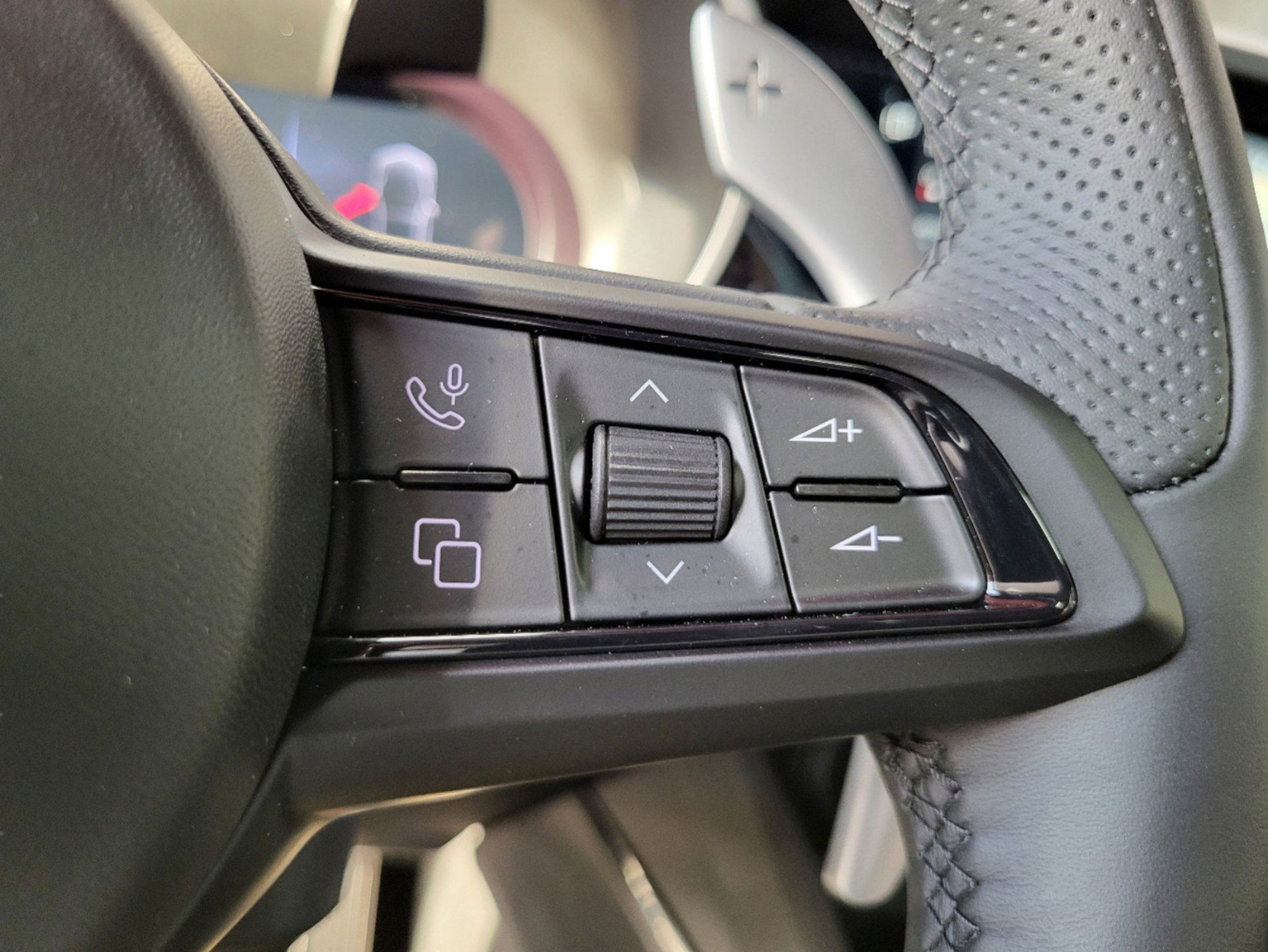 New 2025 Alfa Romeo Stelvio Sprint AWD/4WD image 40